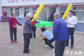 被舟山小岛的100多位老人喊作“地鼠宝宝”两位宁波护理员的故事很暖图片