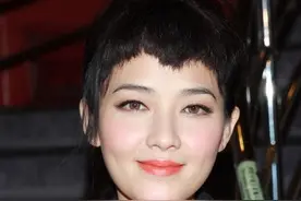 14岁出道20岁上春晚，穿舌环、摘子宫，小魔女范晓萱经历了什么？图片
