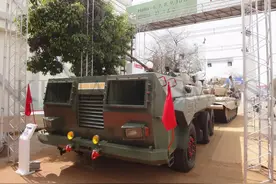 先笑3分钟！印度轮式步兵战车，设计奇葩战力低下，造型太搞笑了图片