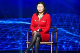 15岁到广东打工，后靠苹果成女首富，今1年损失500亿靠补贴来度日图片