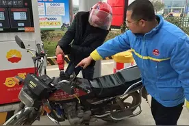 电动车和摩托车谁更实用？买哪个更划算？车主看完：打算换车了图片