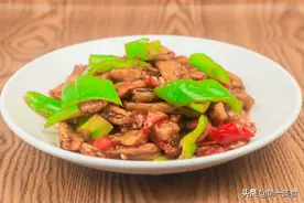 厨师长分享糖醋茄子家常做法，裹糊上浆巧妙，酸甜香酥，简单易学图片