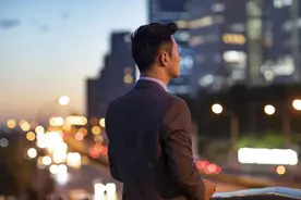 疯狂的币圈①｜画饼、山寨币、手机挖矿……虚拟货币，怎一个乱字了得图片