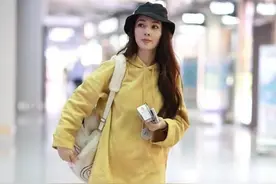 郭碧婷私下里真小女生，穿得松松垮垮的也不邋遢，哪有当妈的样子图片