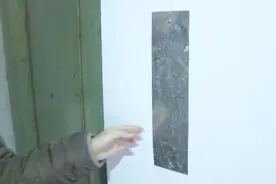 明明有电梯却限制分层使用？老年人出行难该如何解决？视频封面