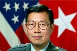 他是美国军衔最高华裔，15岁出国至今未归，博士毕业，二星少将图片