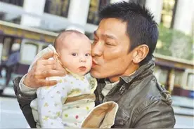 三点起床做早餐，五点送娃上学，刘德华实力演绎“女儿奴”图片