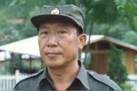 毒王坤沙：心狠手辣，16岁杀尽对手全家，为邀功亲手杀岳父图片