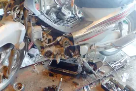 摩托车不可忽视发动机异响声，这个很像正时链响声，故障排除方法视频封面