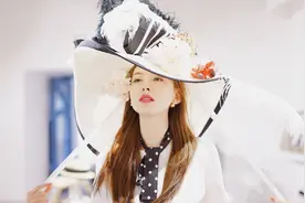 她是薛之谦娶了两次的女人，不仅颜值出众，身材也不输给走秀模特图片