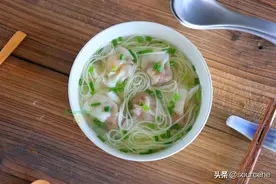 广东的云吞面，在家做只需8分钟，云吞鲜美，面条香滑，老小爱吃图片