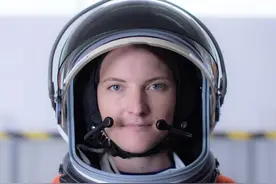 首位登上月球的女性即将诞生图片