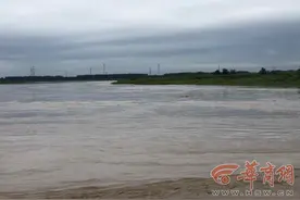渭河1号洪峰首现！陕西启动渭河Ⅳ级防汛应急响应，洪水正向华县演进图片