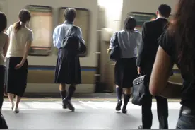 市场被引爆，JK制服是纯是欲？火爆背后的困境图片