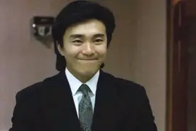 我，20岁，经常看不懂网上的梗哪里好笑图片