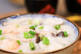 教你这样做海鲜粥，鲜美无比，简单易做，暖心又暖胃图片