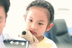 “你给爸爸打几分？”“10分！”听到这些声音，警察哭了图片
