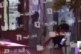 36岁文章有新恋情？与美女吃饭共回别墅，美女为其擦汗举止亲密图片