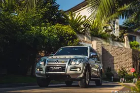 仿佛是十几年前的产物三菱帕杰罗图片