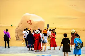 把我留在敦煌吧，我要以大漠黄沙为伴图片
