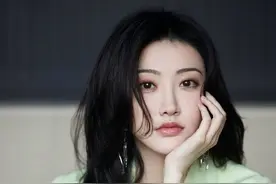 景甜美上日韩热搜，当初资本捧景甜捧到心累，放弃后：哎，我火了图片