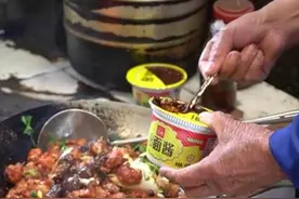 安徽古怪大爷卖炒菜，不许选菜不许多点，独门秘方给10万也不外传图片