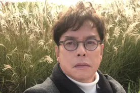 23岁女粉丝和71岁偶像？谭咏麟被曝丑闻，失德劣迹还是本性难改？图片