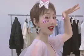 江苏台一姐近照圆润，小腹隆起被疑怀三胎，跟老公李好互动亲密图片