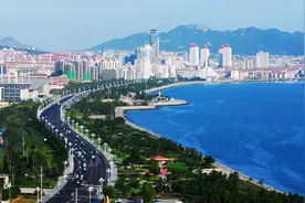 山东一绝美三线小城：临海又宜居，人均GDP10万房价1.3万图片