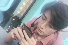 梦飞发现两万分战力李白，为上国服大约花费10万，长相迷人可爱图片