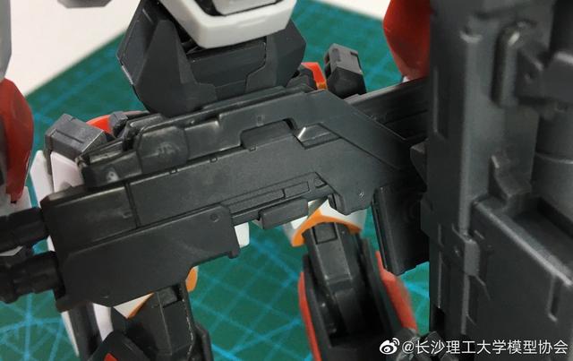 宅客模玩原创测评：青岛社 1/48 烈焰魔剑 测评（素组+展示部分）