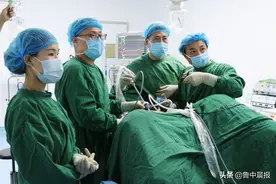 冲破高龄禁区 万杰医院为近90岁高龄老人实施巨大肿瘤切除术图片