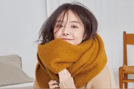 冬天可以不穿羽绒服，但一定要围围巾，不只是温暖更是气质图片