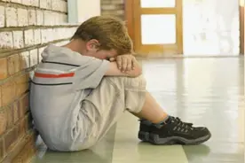 男孩子性格软弱，和妈妈这4点做法有关，早改掉早好图片