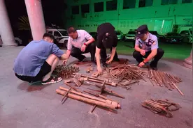 古有项羽霸王举鼎、花和尚倒拔垂杨柳，今有建德一女子徒手盗走400斤钢筋废铁图片
