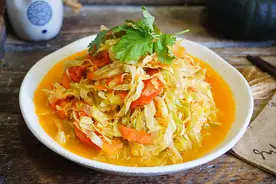 快手家常菜西红柿圆白菜，便宜好做酸甜开胃，孩子爱吃图片