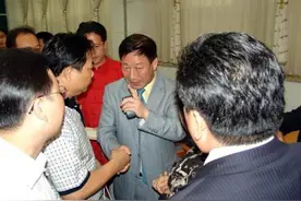 中国最大建筑公司，年营收6千亿却不上市，老板原来是个80后图片