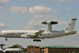 RC-135有多厉害，万米高空监听800公里内电台，给预警机提供信息图片