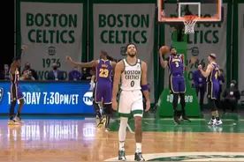 湖人一分险胜！卡鲁索立功了，詹姆斯闪电离场，浓眉气喘吁吁图片