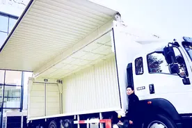 手把手教你怎么操作飞翼厢货车，装卸货虽简单但也有条件