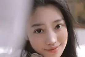 女生涂口红很忌讳的3个错误，别让口红成为缺陷，老手也常犯图片