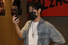 王者荣耀八月主播人气排行：北慕首度跌出前十，blue营收超张大仙图片