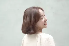 35岁以下女性，长发剪短这样剪，时尚又美丽，一笑更迷人