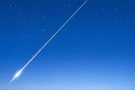 与其说这一场梦，不如说它与现实难分图片