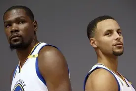 勇士两连冠时期，杜兰特和库里谁是老大？我们拿事实说话图片