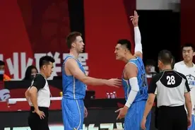 北京首钢和深圳比赛最终处理结果，解立彬和翟晓川何去何从。图片