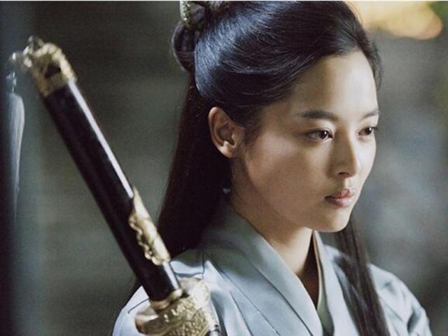 她面带"凶相",演技精湛却出道多年都不火,如今33岁成一线女星