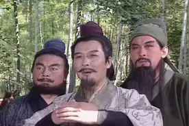 汉左将军、宜城亭侯、领豫州牧的刘备在东汉政坛中是何等地位？图片