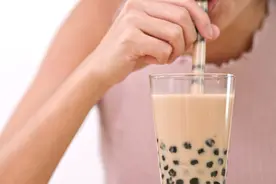 奶茶究竟香在哪？一杯奶茶隐藏的“四宗罪”，看完你还喝吗？图片