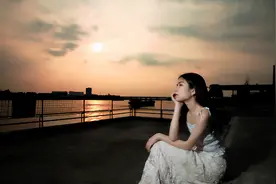 为情人放弃三十年的婚姻后才明白，放纵的人生，余生有多难过图片